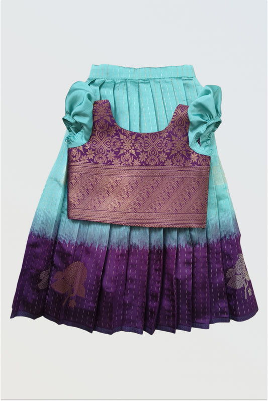 Short sleeved pattu pavadai